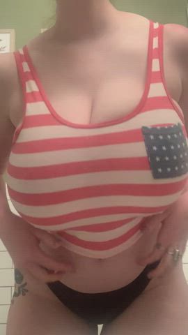 Perfect tits to use for gooning 😍 : video clip