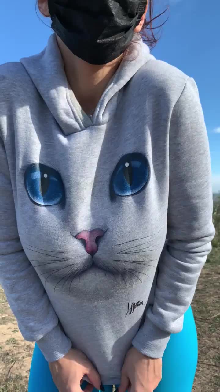 Naughty kitty : video clip