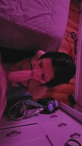 It's cold in Canada, Blowjobs are how I stay warm. : video clip