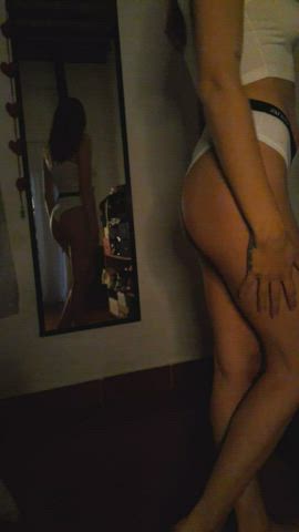 I need some cream on my body : video clip