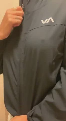 Getting Undressed : video clip