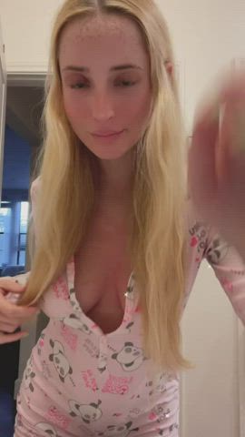 this onesie is so comfy :3 : video clip