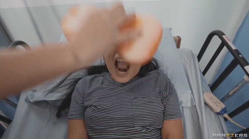 [FFF] Recovering In The Hospital Under The Diligent : video clip