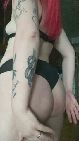 I hope someone here likes thick russian ass : video clip