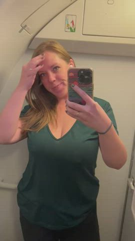 Barely enough room in there for these big titties, but I’d make room for you to join me if you promised to play with them! : video clip