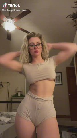 Abbagail Get her Free F0lder Below👇 : video clip