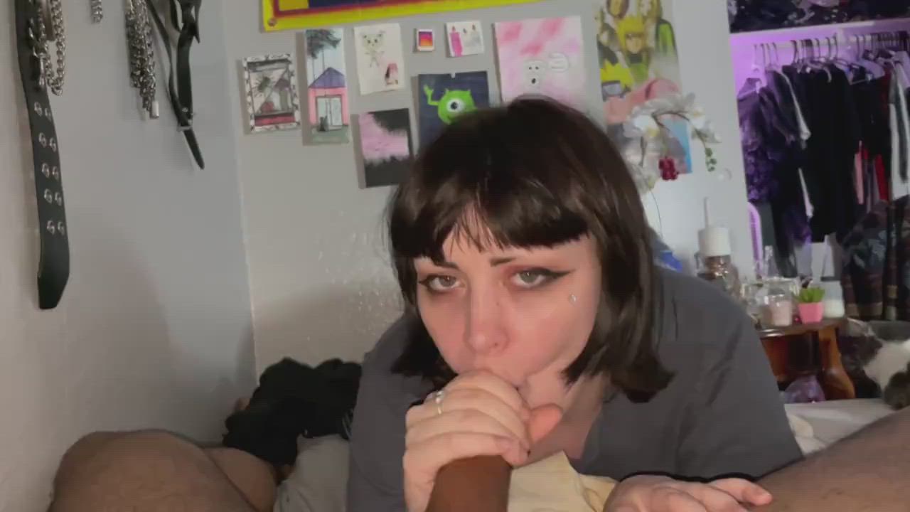 Cute Goth Slut sucks BBC Daddy : video clip