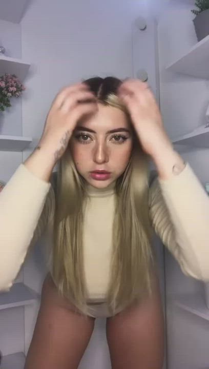 Its a bottomless party and you're invited : video clip