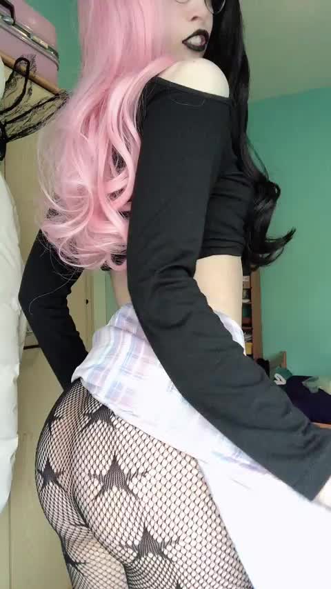 Curious how long I could bounce on your cock? : video clip