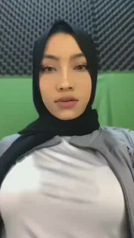 Little help getting the original link/name? Thank you! : video clip