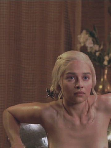 The Mother of Dragons : video clip