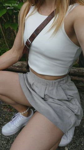 Just me being a slutty teen at the botanical garden 🙊 : video clip