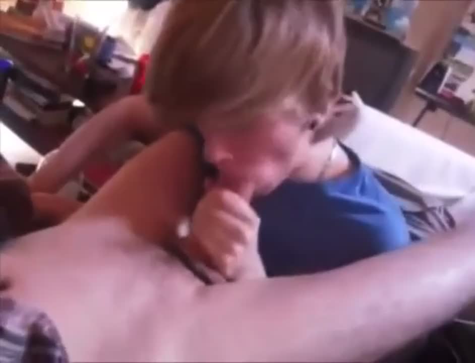 Sucking his buddy‘s bwc : video clip