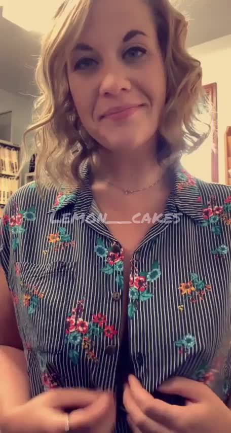 my boss said there are no cameras in here [GIF] : video clip