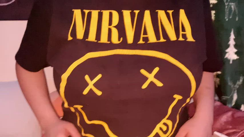 Does this shirt hide my huge stack? : video clip