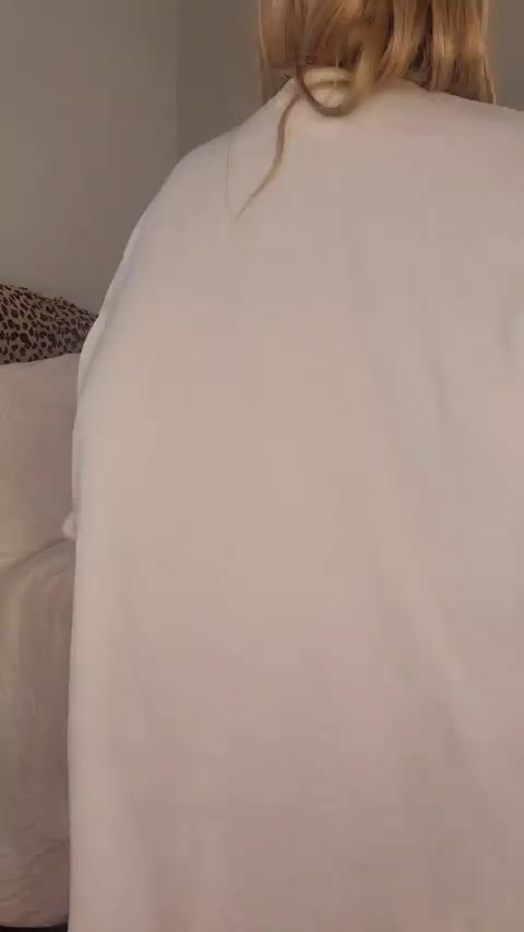 I just wake up like this. Horny with my pussy in your face : video clip