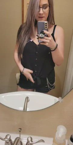 hope you enjoy this impromptu titty drop while i was at a friend's house 😋 [f] [oc] : video clip