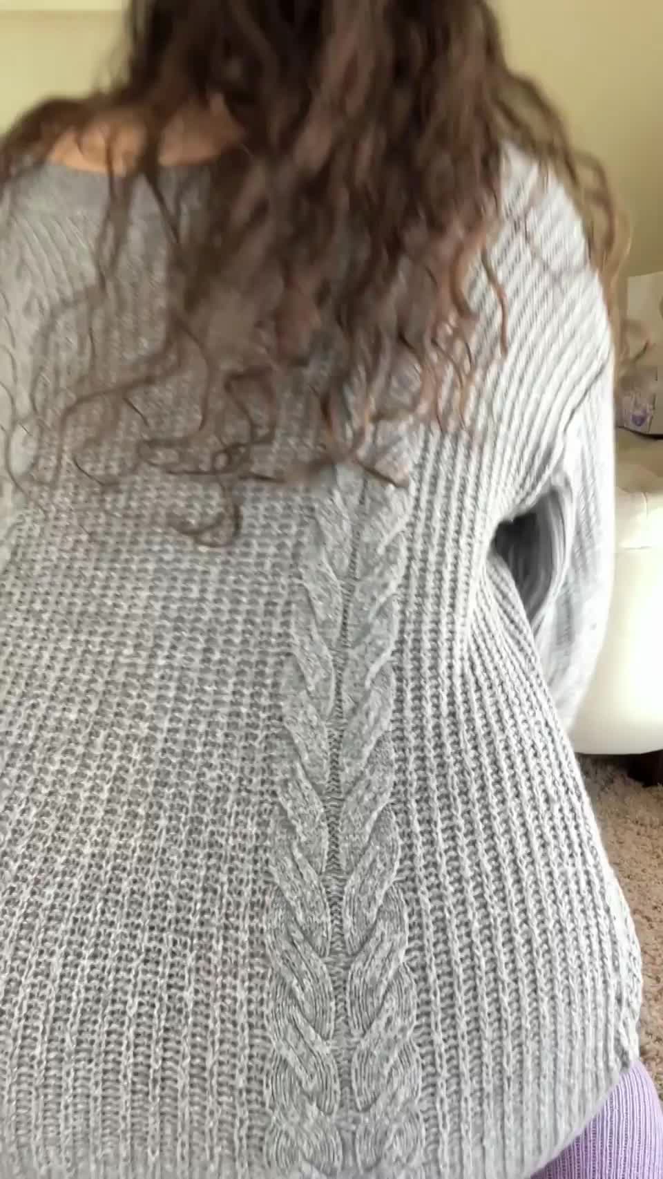 cozy but easy access for all day creampies : video clip