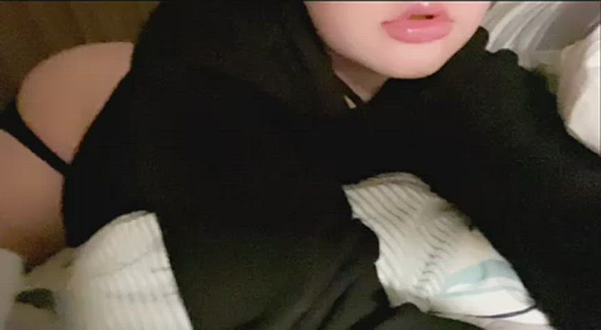 Would u rather cum in my mouth, ass or pussy? : video clip