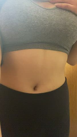 (F21)Quick flash in the gym bathroom today 😳 : video clip