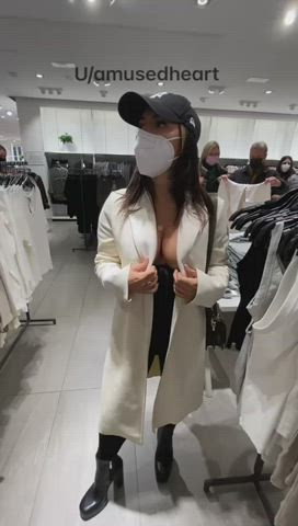 Join me in the dressing room! : video clip