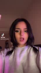 This thicc slut can do magic. Next thing she'll have me under her spell, gooning for hours : video clip