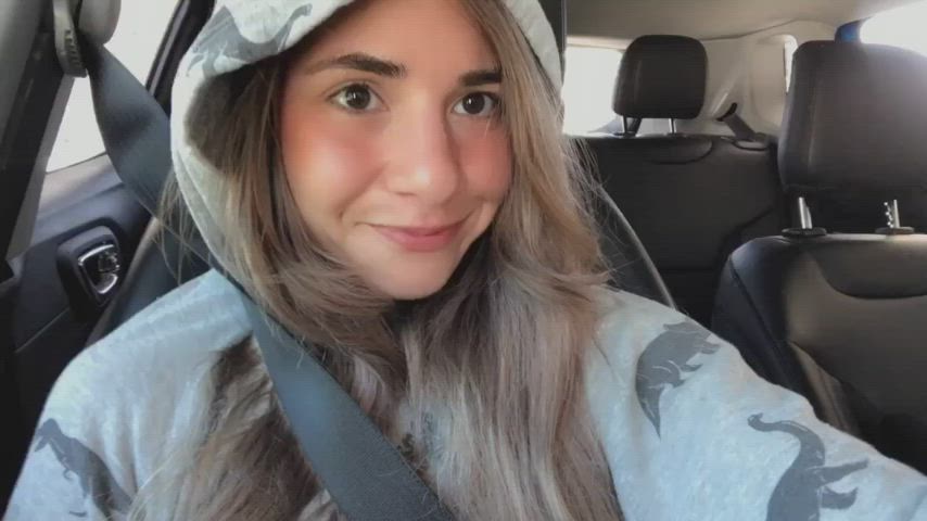 Do you like short girls in dinosaur hoodies?🙈 : video clip