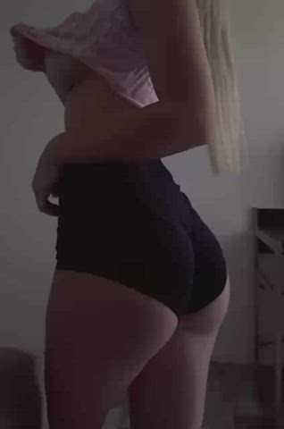 Starting the weekend naughty : video clip