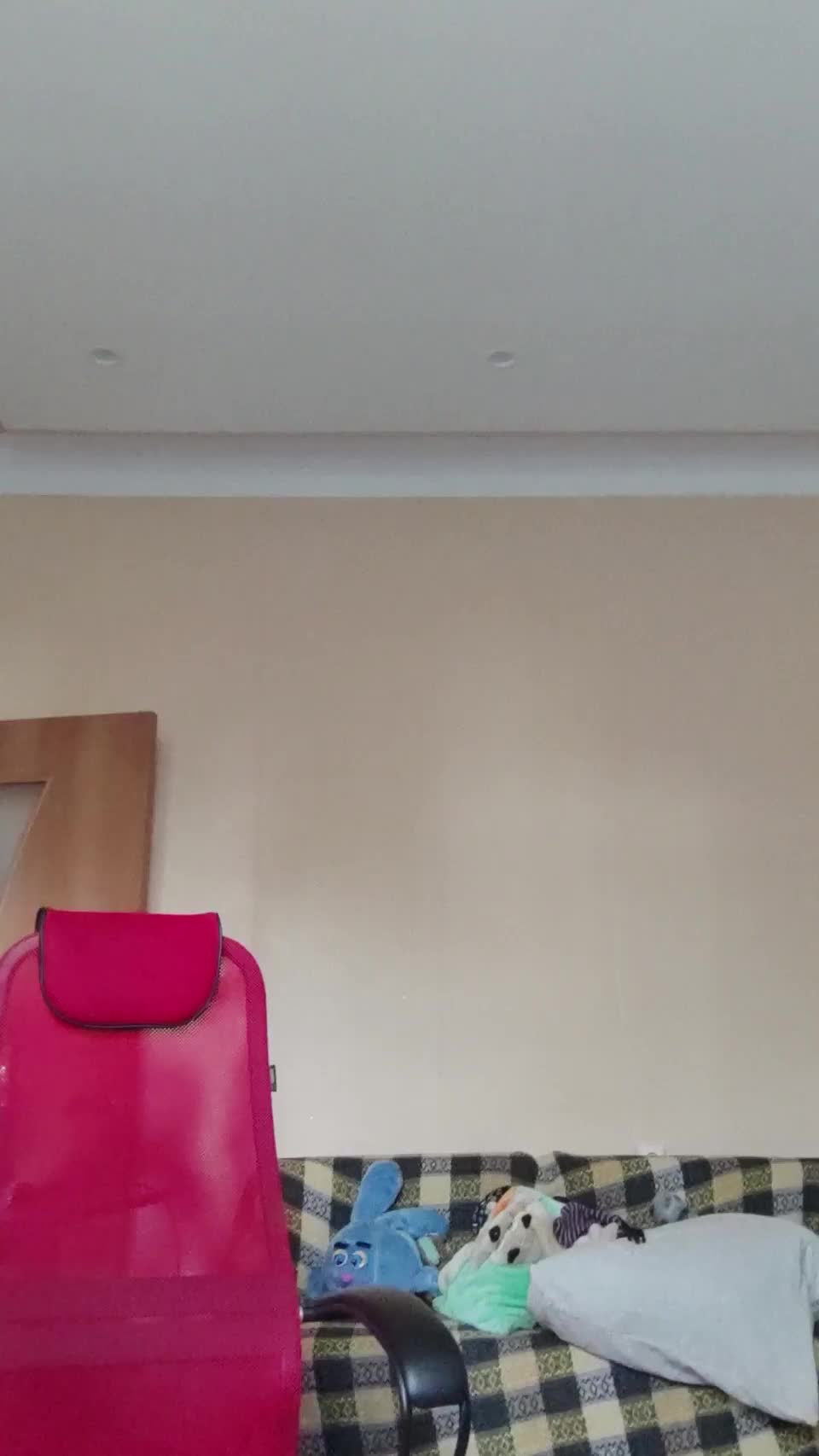 I know you want me to sit on your face : video clip