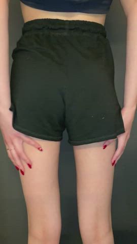 I hope you like the way i shake my petite ass : video clip