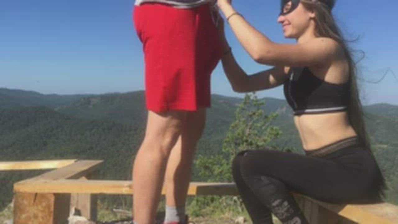 SLOPPY BLOWJOB ın public - MaryVincXXX : video clip