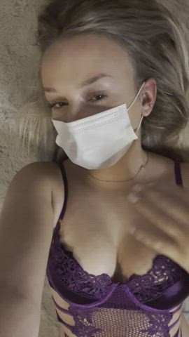 Would any older men on here eat me out? : video clip