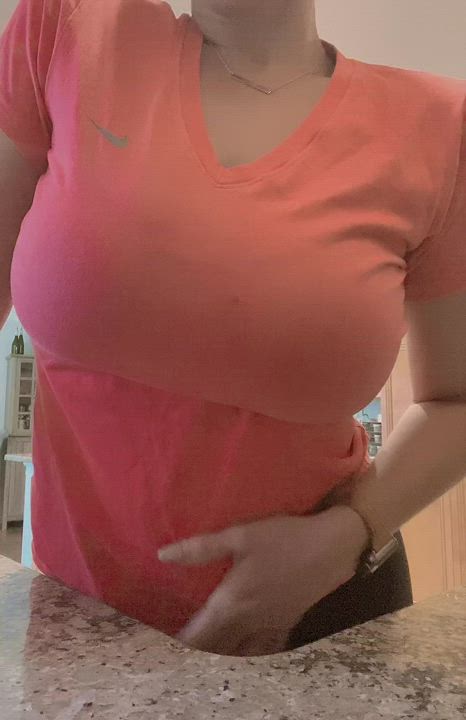 Can this milf get you hard : video clip