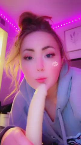 Let me suck you off like this : video clip