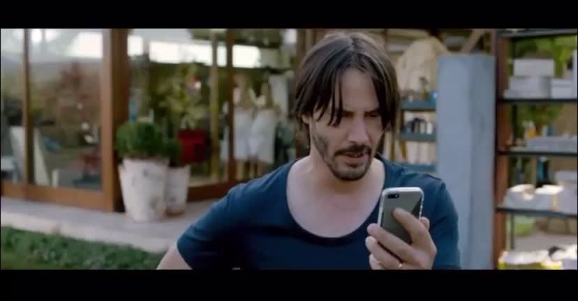 Ana De Armas, Lorenza Izzo : video clip