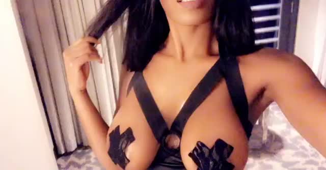 I see you stroking to my black petite body. Edge until i say you can cum : video clip
