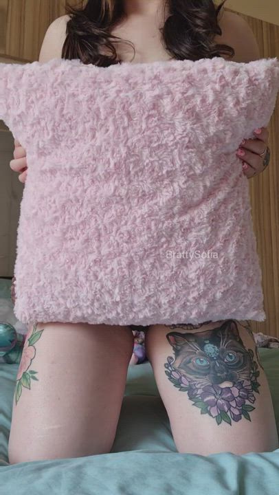 Any daddies wanna make me a mommy? : video clip