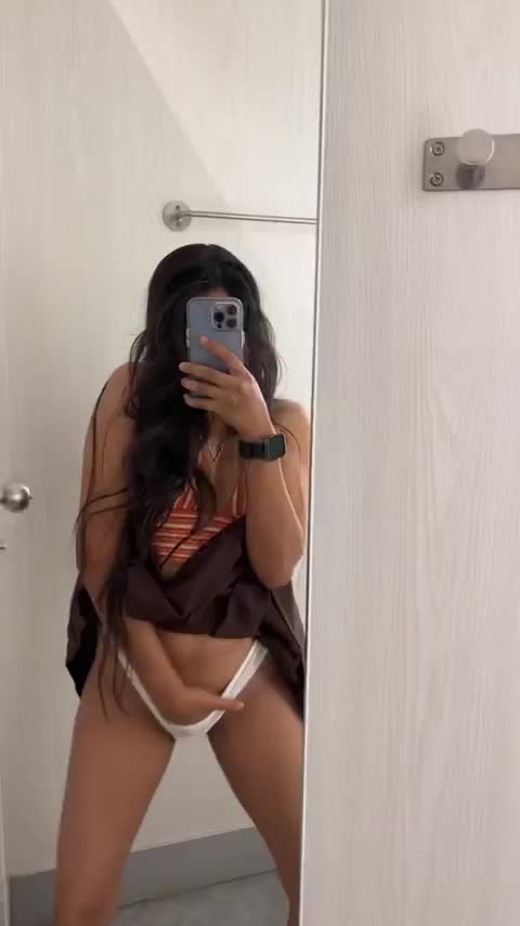Warming my Pussy For you... : video clip