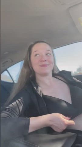 Who is this beautiful white woman : video clip