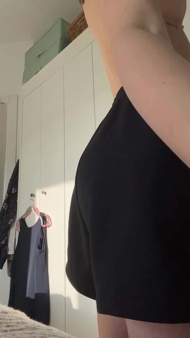 checking if I still have a breedable ass : video clip