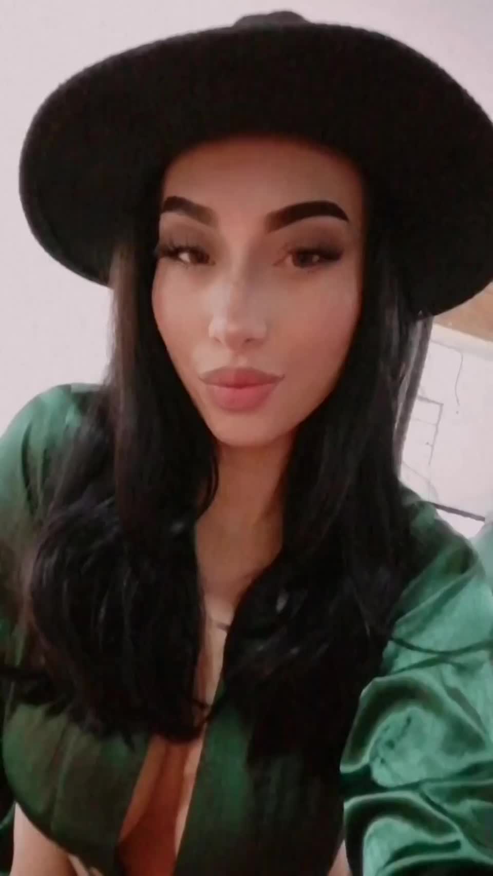 I am so horny🥵 : video clip