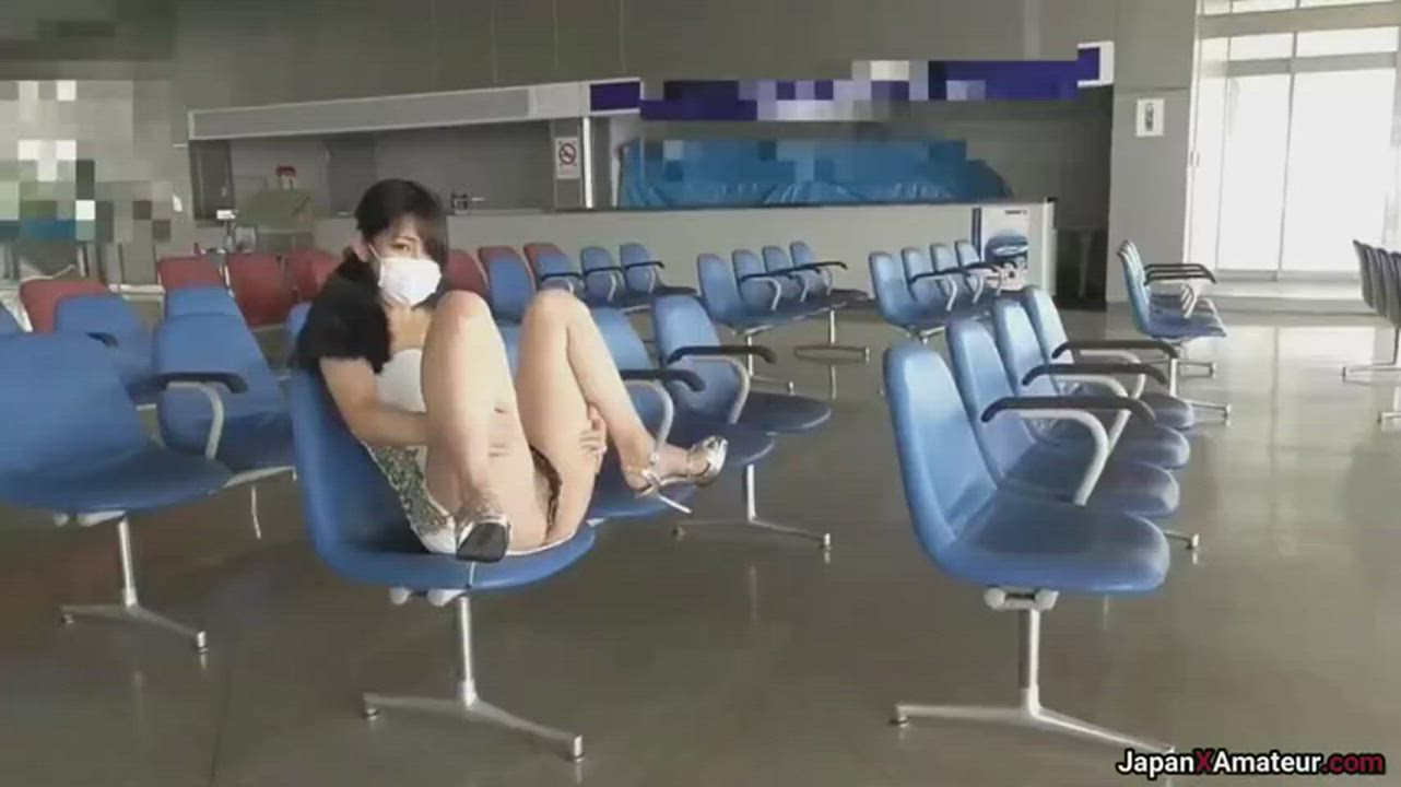 Amateur Japanese Girl Getting Fucked At A Bus Terminal : video clip