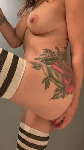 My curves bend in all the right places : video clip