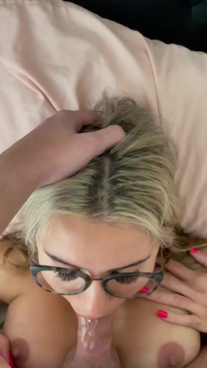 Letting him use my mouth and finishing him on my tongue 🤤 : video clip