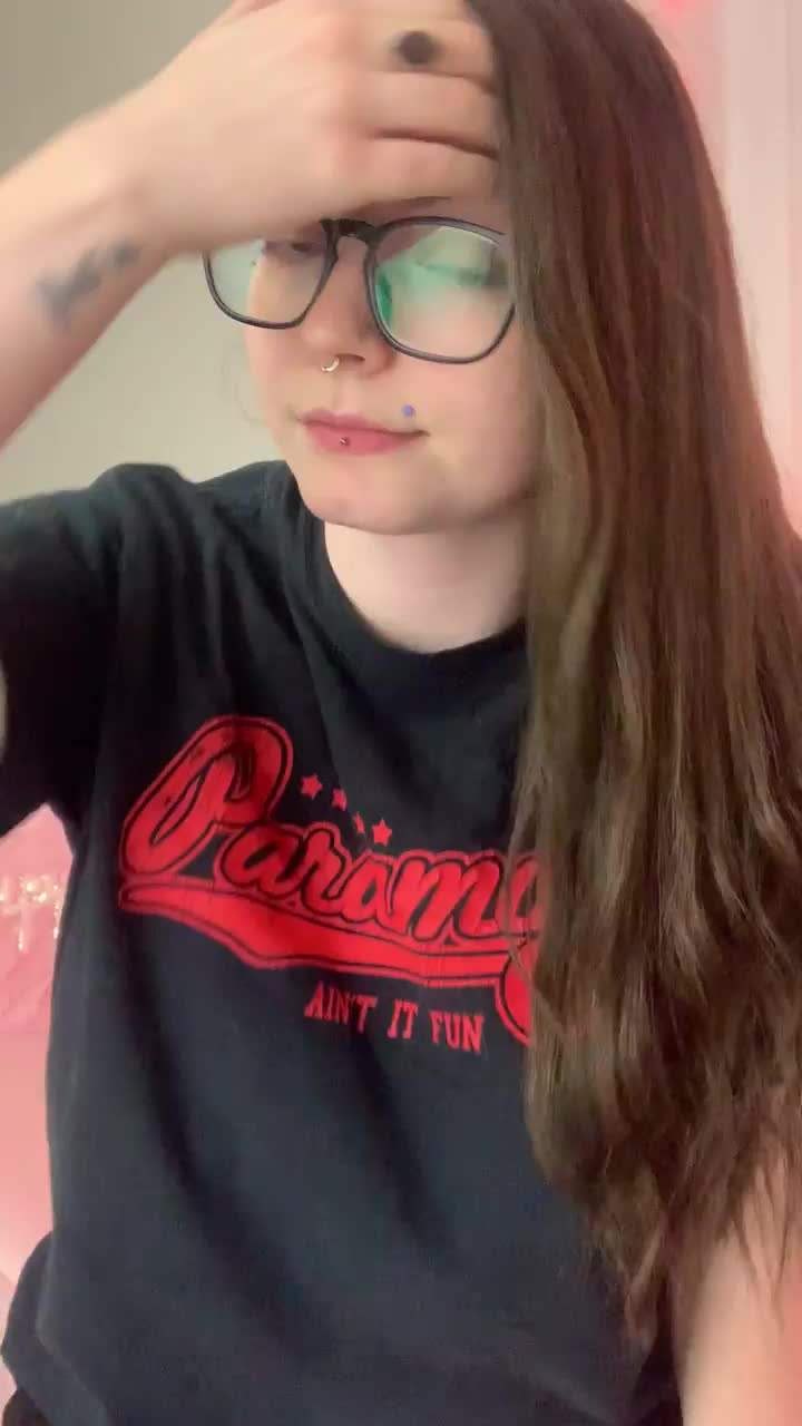 a slow reveal and bounce. Can I make you hard? : video clip