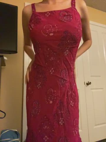 lifting my dress just a bit 🥰 : video clip