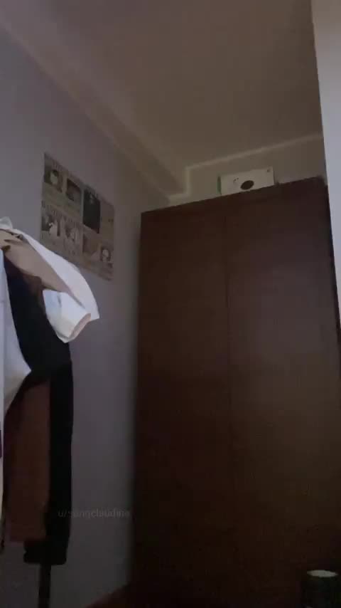 Hows my ass for a 19 years old? : video clip