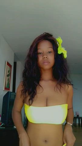 big tits and a big ass😚 : video clip