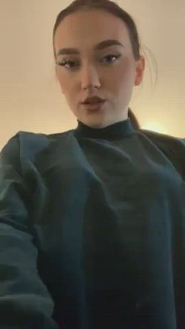 Tell me how you would play with them, i'm waiting for your big hands : video clip
