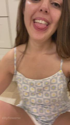 Anyone into horny milfs that never wear panties? : video clip